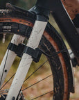 Guardabarros delantero Topeak Tetrafender G1 (compatible con neumáticos de grava de hasta 650/700 x 50) (negro)