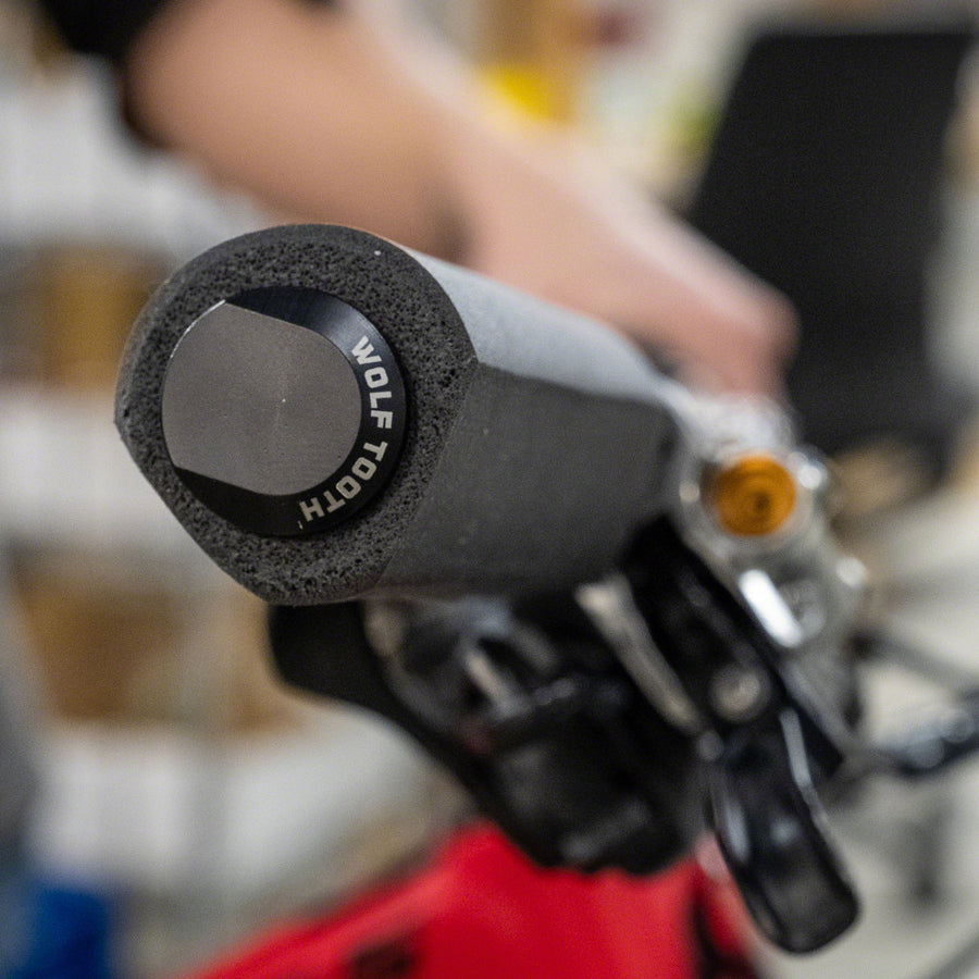 Puños de leva Wolf Tooth Mega Fat Paw - Negros