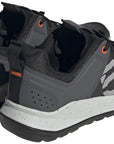 Zapatillas planas Five Ten Trailcross XT para hombre, color negro/blanco/gris, talla 8