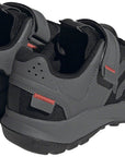 Zapatillas de trailcross de montaña Five Ten para hombre, color negro/gris tres/rojo 9