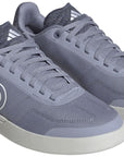 Zapatos planos de lona Five Ten Sleuth Deluxe para mujer, color violeta plateado/blanco/coral, talla 44.5