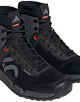 Zapatillas planas Five Ten Trailcross Mid Pro para hombre, color negro/gris dos/rojo solar 12