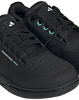 Zapatillas planas Five Ten Freerider Pro para mujer, color negro básico/blanco cristal/menta ácido 6