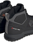 Zapatos planos Five Ten Impact Pro Mid para hombre, color negro/gris tres/gris seis 12