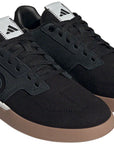 Zapatos planos Five Ten Sleuth para mujer, color negro/negro/goma, talla M2 8.5