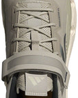 Zapatillas de trailcross de montaña Five Ten para hombre, color gris masilla/carbono/blanco maravilla 10