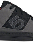 Zapatillas planas Five Ten Freerider para hombre, color gris cinco/negro/gris cuatro 6