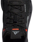Zapatillas planas Five Ten Trailcross LT para mujer, color negro/gris dos/rojo solar 7.5