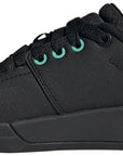 Zapatillas planas Five Ten Freerider Pro para mujer, color negro básico, blanco cristal y menta ácida 10.5