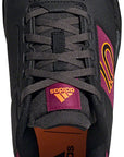 Zapatillas planas Five Ten Impact Pro para mujer en negro intenso, naranja señal y baya potente 7.5