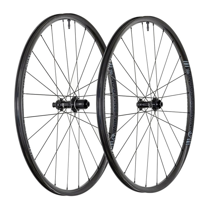 Rueda delantera y trasera Industry Nine Solix SL UL250c CX 700C / 622 Orificios: Del.: 24 R.: 24 Del.: 12 mm R.: 12 mm Del.: 100 R.: 142 Disco Center Lock SRAM XD-R Set