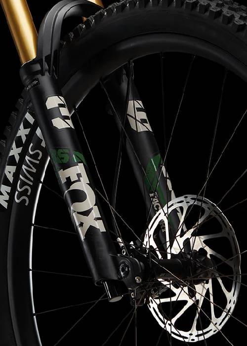 Four-Piston Hydraulic Disc Brakes
