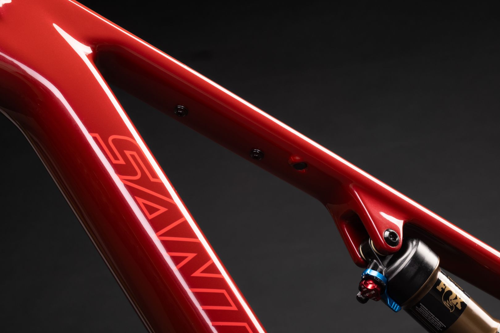 Toptube accessory mount points