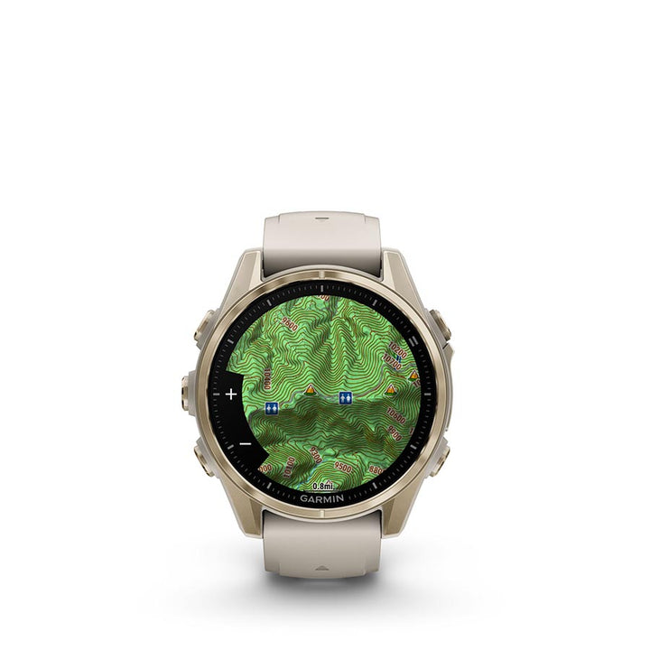 Reloj Garmin Fenix ​​8 AMOLED Zafiro de 43 mm. Color del reloj: Dorado. Correa: Gris/Arena oscura - Silicona.