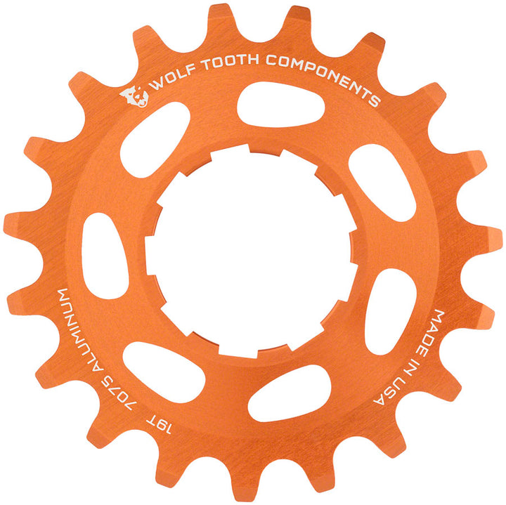 Piñón de aluminio Wolf Tooth de una sola velocidad - Compatible con cadenas de 3/32" (19 dientes), color naranja