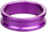 Espaciador de pila de auriculares de precisión Wolf Tooth - 10 mm, morado ultravioleta, 1 pieza.