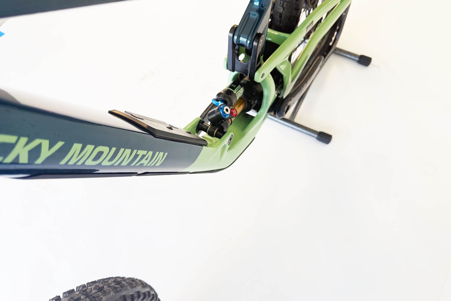2024 Rocky Mountain Altitude Custom Build (Demo | RD260702)
