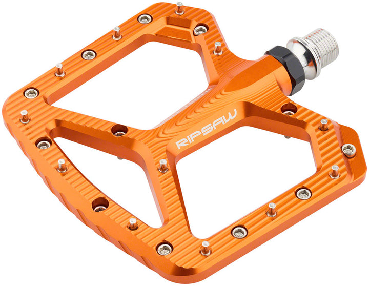 Pedales Wolf Tooth Ripsaw de aluminio - Plataforma de aluminio de 9/16", color negro y naranja