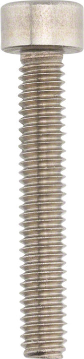 Tornillo B Wolf Tooth de 25 mm de largo para adaptar descarriladores antiguos cuando se utiliza un piñón GC