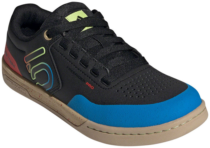 Zapatillas planas Five Ten Freerider Pro para hombre, color negro/carbono/blanco maravilla, talla 6.5