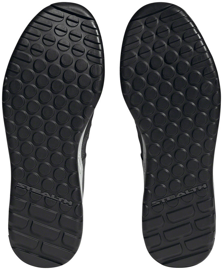 Zapatillas planas Five Ten Trailcross XT para hombre, color negro/blanco/gris, talla 8