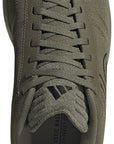 Zapatos planos de lona Five Ten Sleuth Deluxe para hombre, color oliva Focus/negro/verde órbita, talla 6.5
