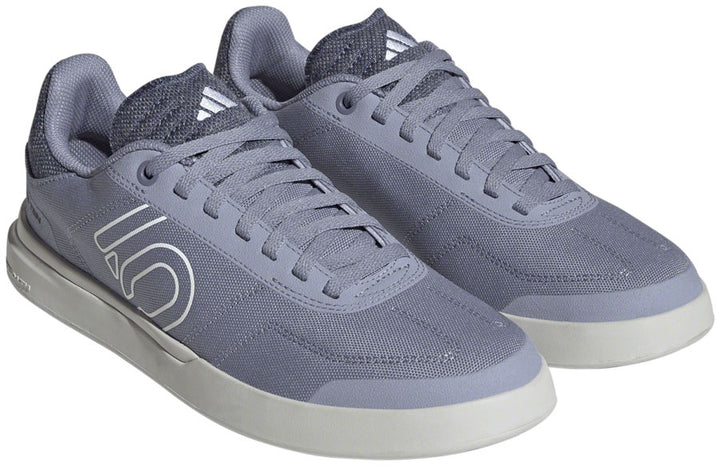 Zapatos planos de lona Five Ten Sleuth Deluxe para mujer, color violeta plateado/blanco ftwr/coral 10