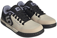 Zapatillas planas de lona Freerider Pro para mujer, color arena, violeta plateado y negro básico 10