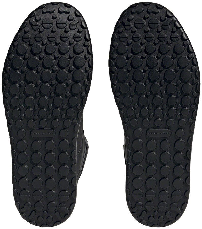 Zapatillas planas Five Ten Impact Pro Mid para hombre, color negro/gris tres/gris seis, talla 10.5