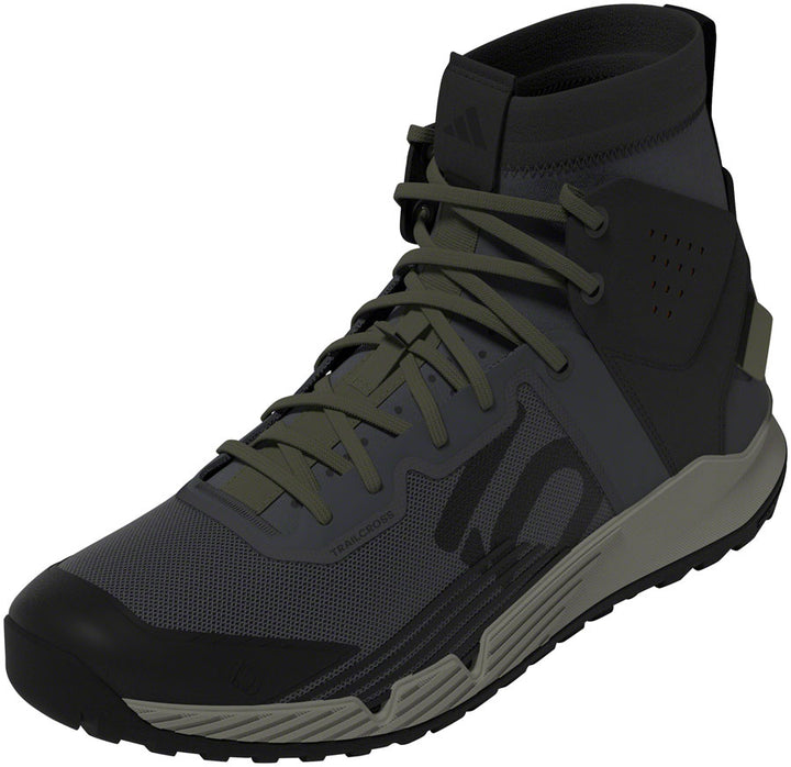 Zapatillas planas Five Ten Trailcross Mid Pro para hombre, color gris seis/negro/oliva Strata 10.5