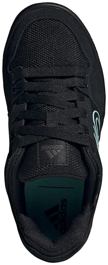 Zapatillas planas Five Ten Freerider para mujer, color negro básico/menta ácida/negro básico 9.5