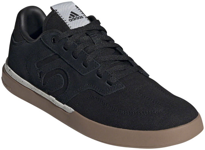 Zapatos planos Five Ten Sleuth para mujer, color negro/negro/goma, talla M2 10